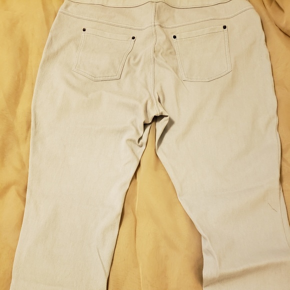 Bandolino Stone-washed Light Blue Leggings Jeans - Picture 2 of 3